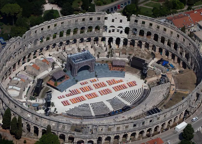 Hoehlenmensch 2 By Interhome Appartement