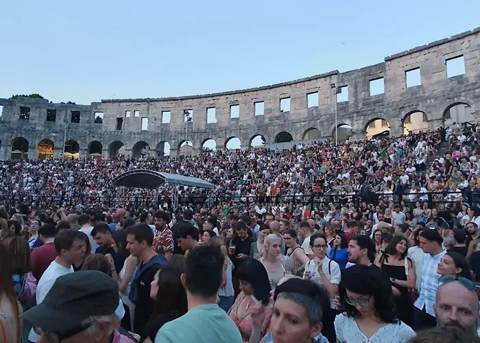 Hoehlenmensch 2 By Interhome *