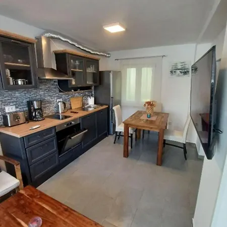 Hoehlenmensch 2 By Interhome