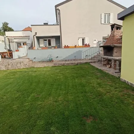 Apartment Hoehlenmensch 2 By Interhome Pula