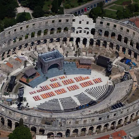 Hoehlenmensch 2 By Interhome Apartment