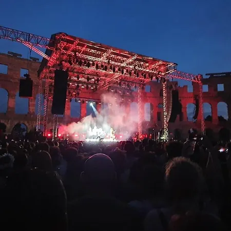 Hoehlenmensch 2 By Interhome Apartment Pula