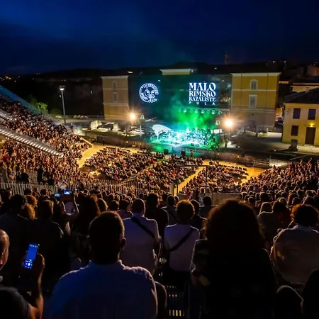 Hoehlenmensch 2 By Interhome Apartment Pula