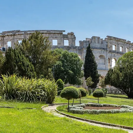 Hoehlenmensch 2 By Interhome *