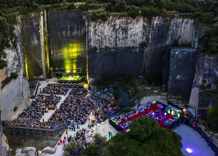 Hoehlenmensch 2 By Interhome