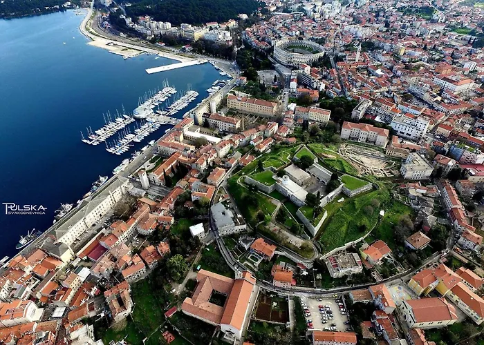 Hoehlenmensch 2 By Interhome Apartman