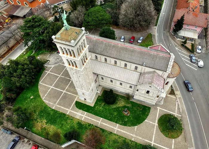 Hoehlenmensch 2 By Interhome *